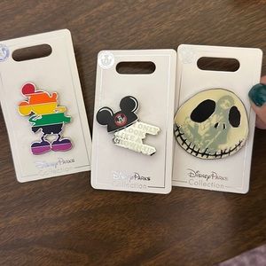Disney Parks Collectible Pins